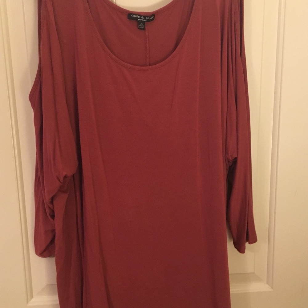 Lovely cold shoulder shirt - Picture 2 of 4